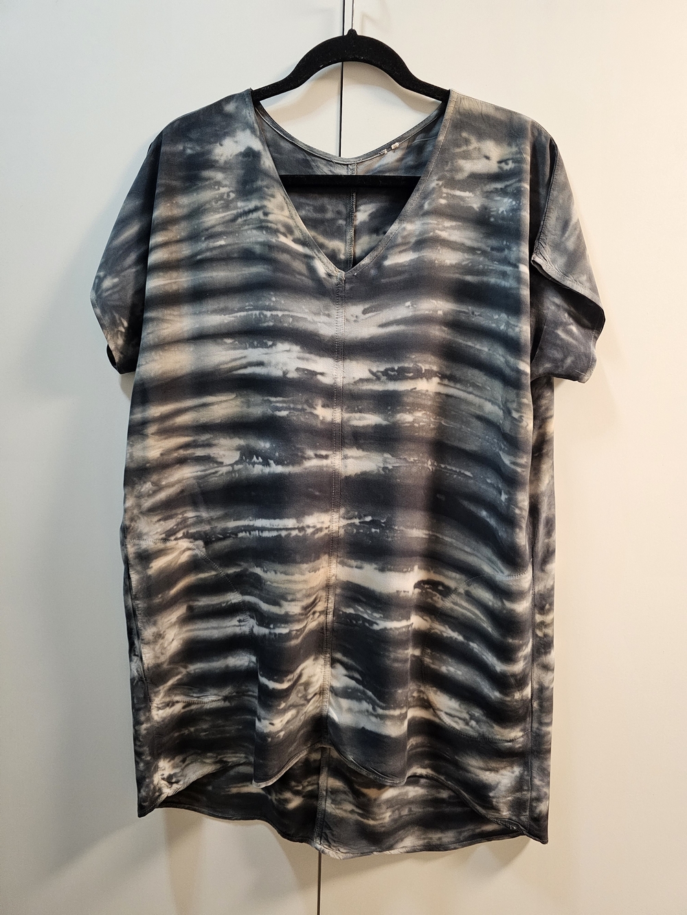 Soft Surroundings Abstract Tunic in Black & Green Gray Size Small
